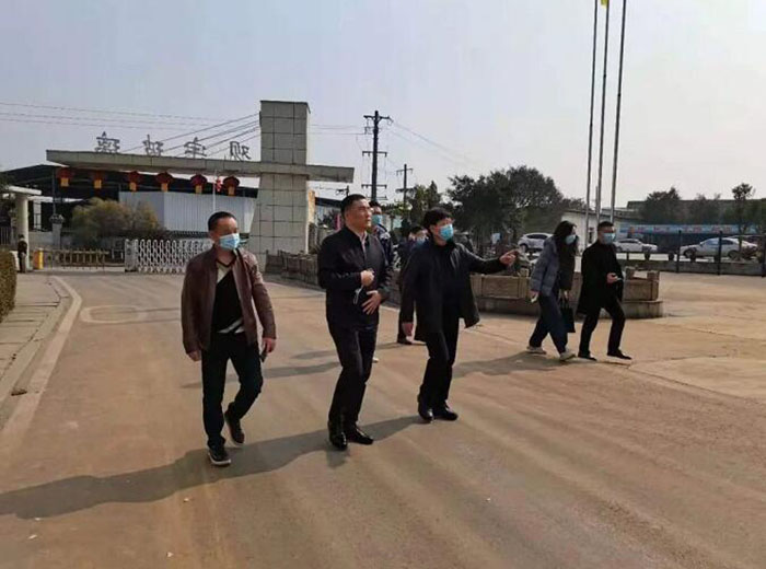 瀘縣縣委副書記、縣長曹陽帶隊(duì)到我司督導(dǎo)工作